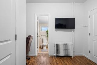 Queen Bedroom w Ensuite Bathroom - Mins from NYC - 4