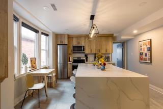 Urban Oasis Steps to UofT Culture Patio - 9