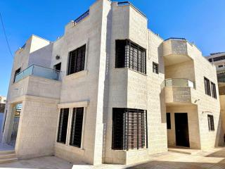 Bright & Comfortable Villa in Abu Nuseir - 5