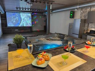 Grand apartment with SPA and Cinema - 9