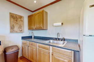 Lakefront, Pet-Friendly 1BR with Fire Pit and Porch - 4