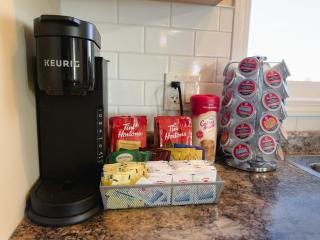 Spacious 4BR with King Suite - Garage - Netflix - 5