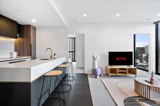 44th floor Modern 2b apartment with Breathtaking views - 5