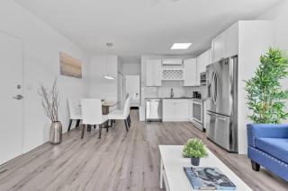Modern Stay Minutes from Wynwood and Design District - 9