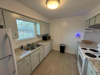 Dog-Friendly Gulf Breeze Stay Near Pensacola & Navarre Beaches, Private Patio & Grill - 4