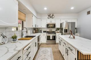 7 Mi to Sabino Canyon Poolside Oasis with Mtn Views - 2