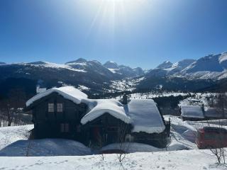 The View - Mountain cabin with stunning views - 9