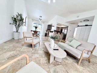 House With Pool - 8