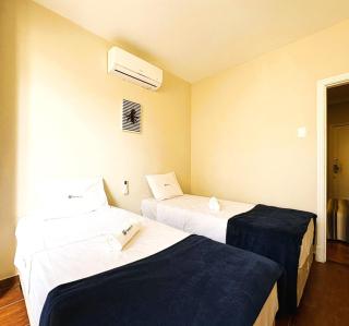 Apartamento com Dois Quartos na Orla de Copacabana - 2