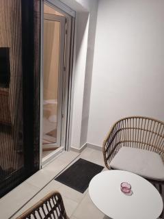 Perfect Strangers D1 - 2