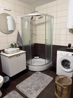 Cozy Central Apartment - 7