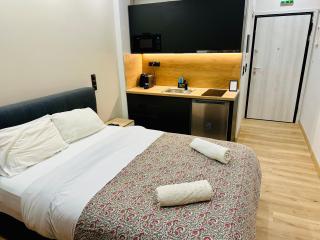 Brown balcony suite no 2 Piraeus Port - 7