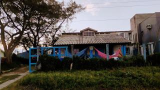 Casa beiramar, vista mar e pinheiros, pé na areia - 0