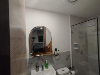 Apartamento en Lirios de Miraflores con facil acceso a varios puntos de la ciudad - 3