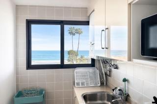 Isola Beachside Apartment - 9