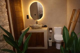 Luxury Jungle Villa in Ubud - Infinity Pool, River View & Total Privacy - 5