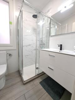 Céntrico ,garaje, wifi y colchones visco nuevos - 5