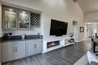 V5002 - Palm Valley CC Modern Gem - Alice Lodging - 8