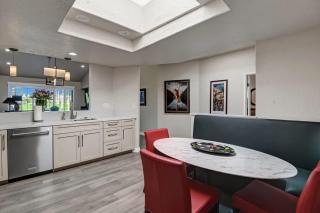 V5002 - Palm Valley CC Modern Gem - Alice Lodging - 2