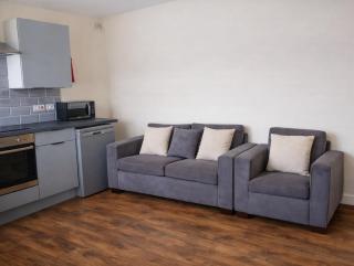 Evo C - 2 Bed Apartment 2 Min Walk to Station - longer stays available - Gravesend - 2