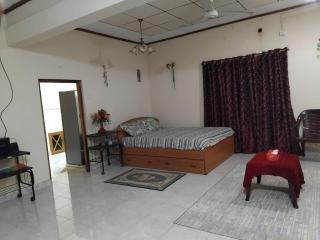 Drivers' , Guides' & Family Rooms - 5