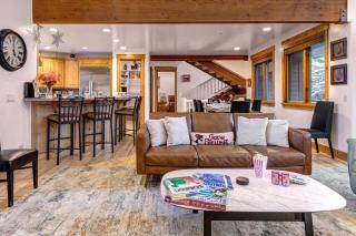 KBM Resorts Private Deer Valley Home Shuttle or walk to Deer Valley Resort Sleeps 14 Hot Tub PGE-2413 - 3