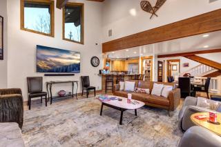 KBM Resorts Private Deer Valley Home Shuttle or walk to Deer Valley Resort Sleeps 14 Hot Tub PGE-2413 - 2