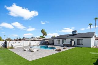 Rock and Glam Paradise - 9