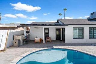 Rock and Glam Paradise - 5