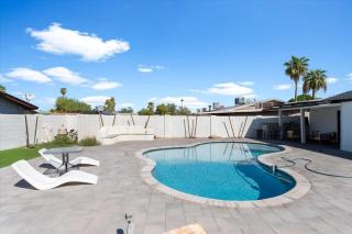 Rock and Glam Paradise - 3