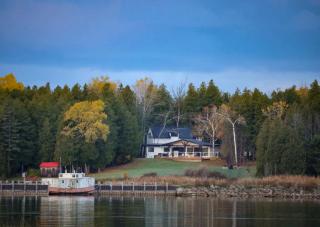 Midnight Star - Stokes Bay Waterfront Retreat - 0