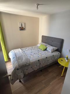 A complete, cozy apartment on Roosevelt - 1