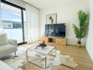 Brand New Luxury 3 Bed 3 Bath Haven 8 Min to CBD - 1