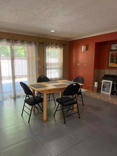 Bright, modern & spacious luxurious Master Bedroom in prime Golden village Richmond, - 3