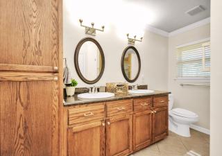 Luxury Retreat with Heated Pool, Firepit, Outdoor Cinema - 6