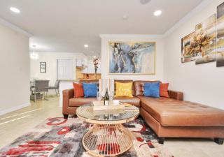 Luxury Retreat with Heated Pool, Firepit, Outdoor Cinema - 8