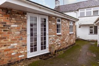 1 Bedroom Apartment with Parking in Barwell - 6