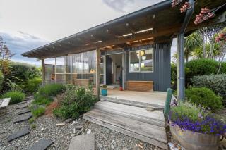 Beech Retreat - Te Anau Holiday Home - 0
