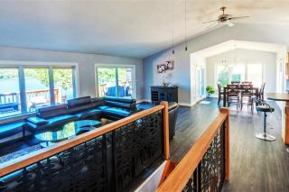 Amazing Lakefront cottage on Paradise Lake - 0