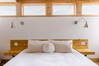 Cedar Peak - Design-Forward Barrier-Free Chalet - 4