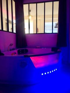 Loft jacuzzi à 8 min des Grands Buffets et du centre-ville - 7