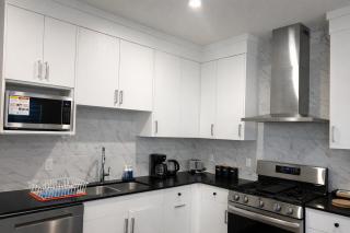 2-BR House, Perfect for Families & Small Groups - 1