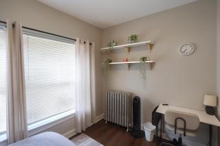 Charming 2BR Near Cafes, Park & CTA - 8
