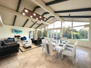 Hilltop Villa & Guesthouse, Pool Oasis, Pickleball Court - Fallbrook - 3