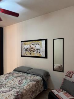 House for 6 with patio, BBQ grill & parking - 1