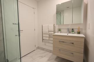 Lively 2BR Retreat near Te Kaha Stadium - 5