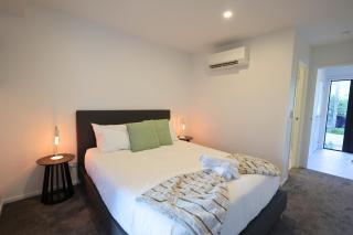 Lively 2BR Retreat near Te Kaha Stadium - 4