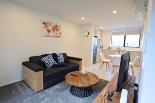 Lively 2BR Retreat near Te Kaha Stadium - 2