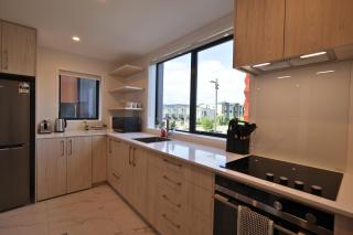 Comfortable 2BR Home Steps from Te Kaha Stadium - 8