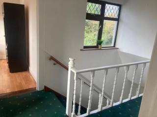 Leixlip 4-Bed Home Sleeps 6 Ideal for Groups - 2